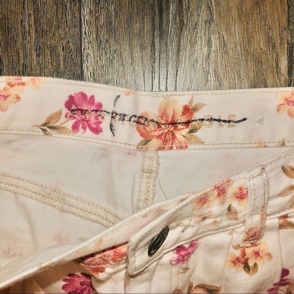 NWOT AEO 🦅 Floral Denim Mom Shorts - Picture 4 of 12